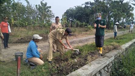 Penanaman Pohon Dalam Rangka Hari Desa Asri Kab. Pekalongan